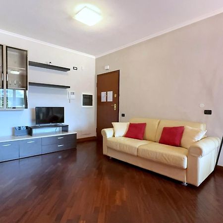 Sun Nest Apartment - Terrace & Garage فيوميتشينو المظهر الخارجي الصورة