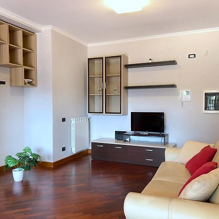 Sun Nest Apartment - Terrace & Garage فيوميتشينو المظهر الخارجي الصورة