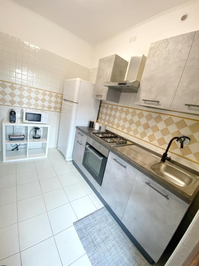 Sun Nest Apartment - Terrace & Garage فيوميتشينو المظهر الخارجي الصورة